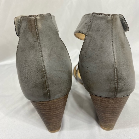 CL by Laundry Hot Zone Grey Lizard Ankle Strap Wedge Sandal - Picture 9 of 9